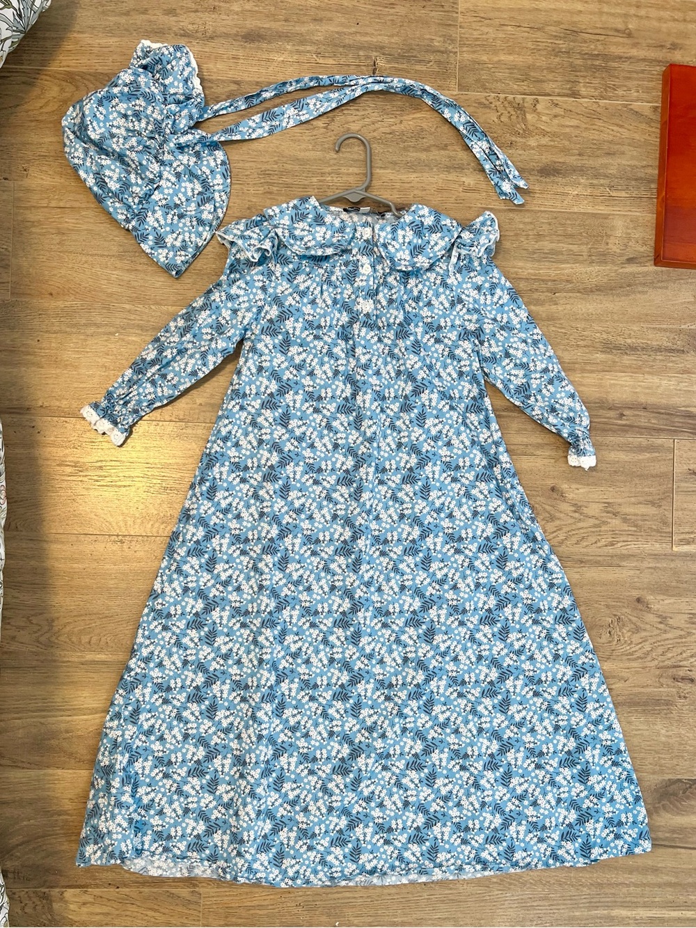 Scarlet Darkness Floral Pioneer Peter Pan Collar Dress with Matching Bonnet
